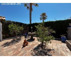 Chalet independiente de 3 dormitorios en la Florida con PISCINA COMUNITARIA