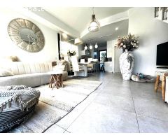 Moderno y nuevo chalet pareado de 3 dormitorios con su SOLARIUM Y PISCINA en Villamartin