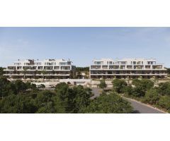LAS COLINAS, LUJOSA planta baja de 3 dormitorios, 2 baños, piscina, golf y mucho más.