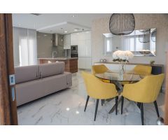 HERMOSA Villa independiente de lujo de 3 dormitorios y 2 baños con PISCINA privada en Villamartín