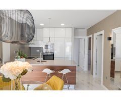 HERMOSA Villa independiente de lujo de 3 dormitorios y 2 baños con PISCINA privada en Villamartín