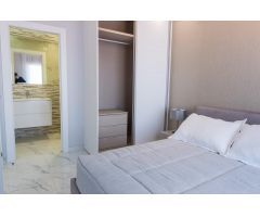 HERMOSA Villa independiente de lujo de 3 dormitorios y 2 baños con PISCINA privada en Villamartín
