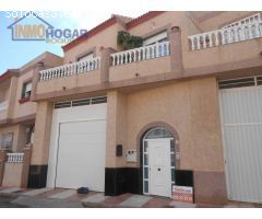 CASA GRANDE, BELLA Y OPERATIVA CENTRO DE CIUDAD, DECORACION MINIMALISTA, SERVICIOS Y PLAYA MUY CERCA