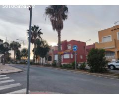 BONITA CASA ADOSADA RUSTICA TOTALMENTE AMUEBLADA CON 3 DORMITORIOS EN LAS LOSAS (VICAR)