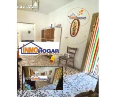 GRAN CASA EN ADRA PARA REFORMAR, 3 DORMIT, 2 SALONES, 1 CUARTO DE ESTAR, 1 BAÑO , COCINA Y COCHERA.