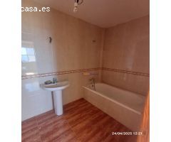 OPORTUNIDAD DE  ESTE  PISO DE 3 DORMITORIOS EN ROQUETAS DE MAR * ZONA PUERTO *