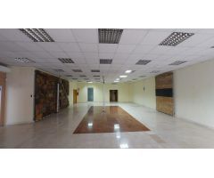 SE ALQUILA AMPLIO LOCAL-OFICINA EN ALICANTE