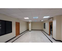 SE ALQUILA AMPLIO LOCAL-OFICINA EN ALICANTE