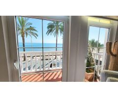 Maravilloso chalet en primera linea de la playa en Campello