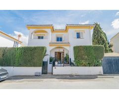Chalet Exclusivo en Venta en Híjar (Las Gabias), Granada