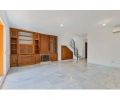 Venta de Adosado en Estepona 