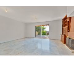 Venta de Adosado en Estepona 