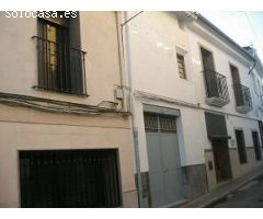 Casa de pueblo de 230 m2 a dos calles, para rehabilitar