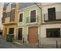 Casa de pueblo de 230 m2 a dos calles, para rehabilitar