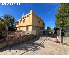 Estupendo y espacioso chalet con 6 dormitorios a 5 km de Lliria con muy buenas vistas