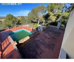 Estupendo y espacioso chalet con 6 dormitorios a 5 km de Lliria con muy buenas vistas