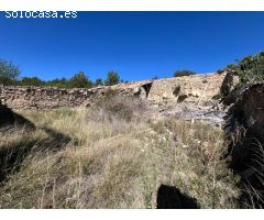 FINCA RÚSTICA CON  23.000 M2 CON CULTIVO DE OLIVOS Y ALMENDROS