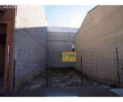 SOLAR EN EL PUEBLO DE LLIRIA. ZONA DE CENSALS
