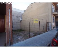 SOLAR EN EL PUEBLO DE LLIRIA. ZONA DE CENSALS
