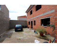 CASA ESQUINERA DE DOS ALTURAS EN MARINES