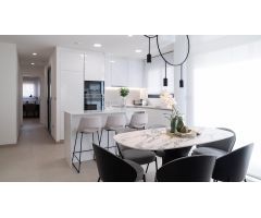 Apartamento 2 dormitorios 2 baños , plaza de garaje , piscina y vistas al mar, Benidorm!