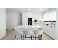 Apartamento 2 dormitorios 2 baños , plaza de garaje , piscina y vistas al mar, Benidorm!