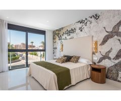 Se vende moderna villa 3 dormitorios 3 baños con parking, piscina privada a 3 minutos de la playa!!!