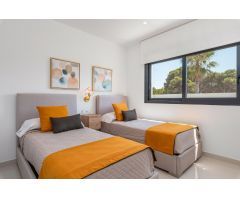 Se vende moderna villa 3 dormitorios 3 baños con parking, piscina privada a 3 minutos de la playa!!!