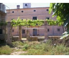 Posesion mallorquina con elementos historicos