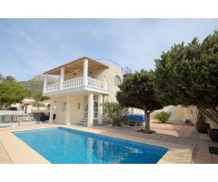 Espectacular villa cerca de la playa