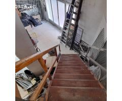 Local comercial ideal para  REFORMAR PARA VIVIENDA o UN MAGNIFICO NEGOCIO.  76.500 EUROS.