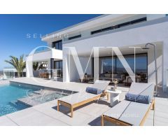 exclusiva Villa con Increíbles Vistas al Mar en Cumbre del Sol
