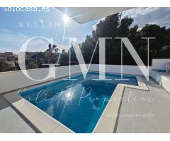 Villa de Diseño Exclusivo con Ascensor, Piscina Panorámica y Espacios Únicos en La Galera Altea