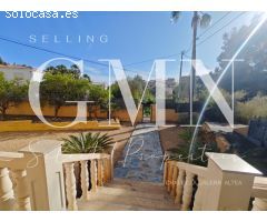 Villa de Diseño Exclusivo con Ascensor, Piscina Panorámica y Espacios Únicos en La Galera Altea