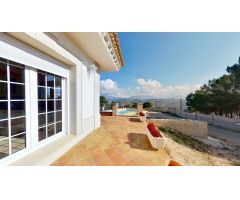 Estupendo chalet privado sobre promontorio con vistas panorámicas a los 4 puntos cardinales