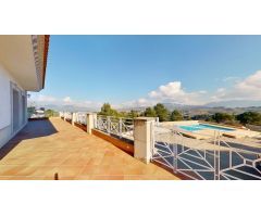 Estupendo chalet privado sobre promontorio con vistas panorámicas a los 4 puntos cardinales