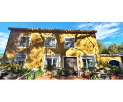Singular Hotel Rural en venta con licencia turística activa en Petrer a tan sólo 30 km de Alicante.
