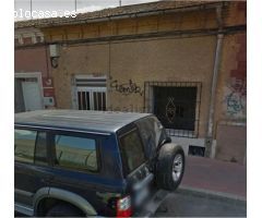 ¡Oportunidad para constructores y inversores! Chalet adosado en Orilla de la Vía de Barriomar