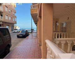 Piso reformado con vistas al mar en una ubicación inmejorable