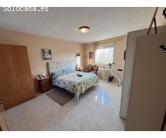 Gran oportunidad! Acogedora casa de campo con gran parcela y nave industrial ideal para negocios