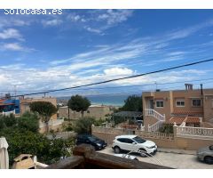 UNICA OPORTUNIDAD! Precioso bungalow con encanto e increíbles vistas al mar