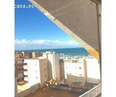 PRECIOSO ATICO CON VISTAS AL MAR A TAN SOLO POCOS METROS DE LA PLAYA