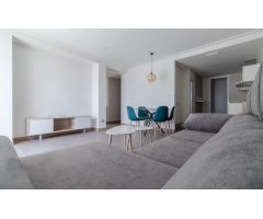 Apartamentos de lujo en Balcón de Arenales con vistas al mar y la isla de Tabarca.