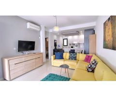 Bungalow con Terraza y Piscina en Mil Palmeras