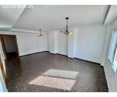 Ático dúplex con dos terrazas y piscina comunitaria en Paiporta