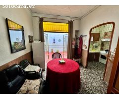 Casa de pueblo en el centro histórico de Silla con terraza y gran potencial