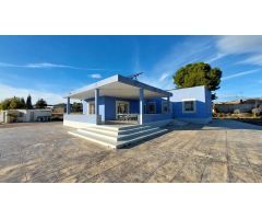 Casa de campo con piscina a la venta en La Romana (Alicante)