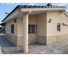 Casa independiente a la venta en Agost con piscina independiente