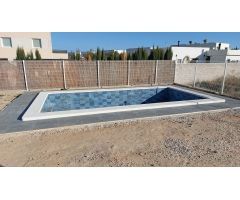 Chalet de reciente construcción con piscina en Mutxamel (Alicante)