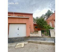 Chalet adosado en venta en calle Anos